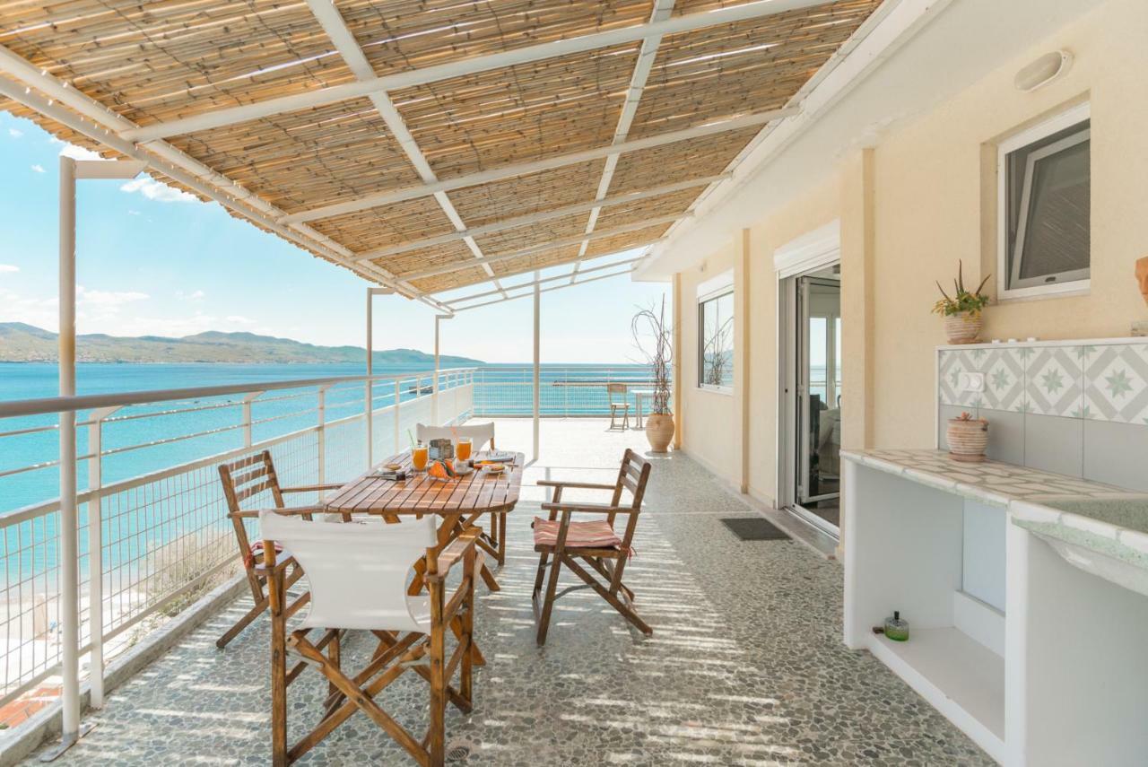 Seafront Penthouse Leo Apartamento Calamata Exterior foto