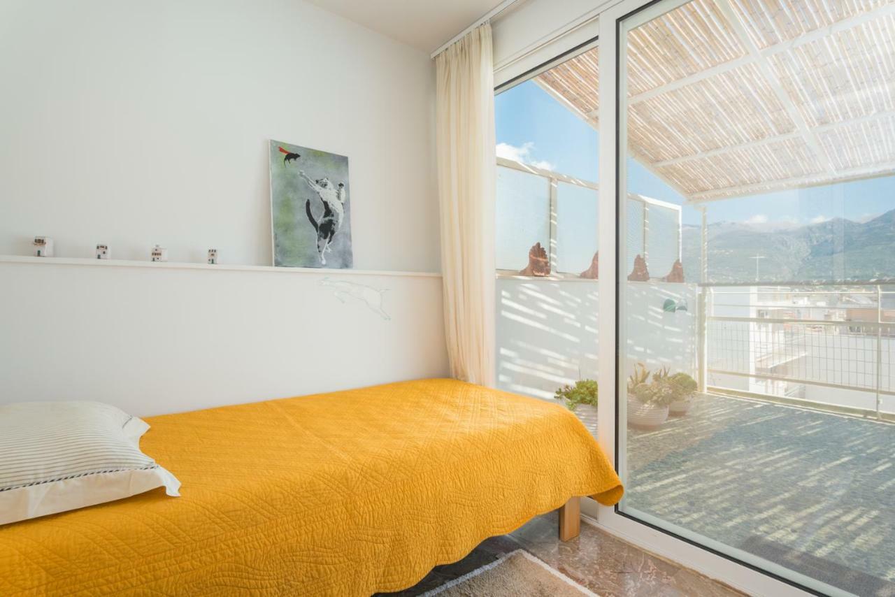 Seafront Penthouse Leo Apartamento Calamata Exterior foto
